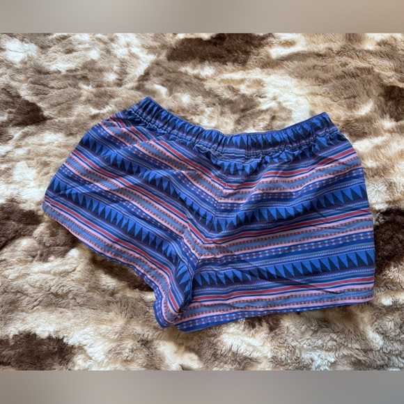 Patagonia Barely Baggies shorts aztec print - Picture 2 of 12